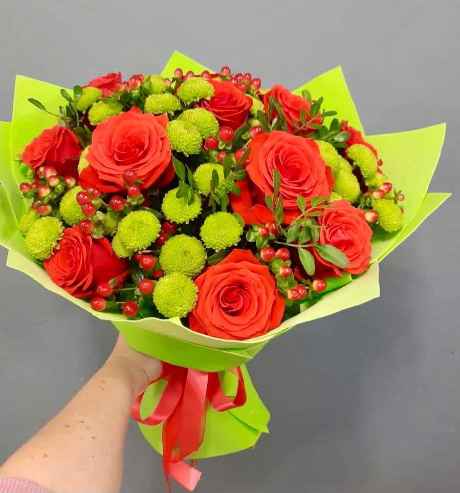 Букет цветов из: Хризантемы и Розы в Старогладовской