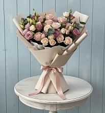 Букет цветов из:  Розы и Лизиантусы в Старогладовской