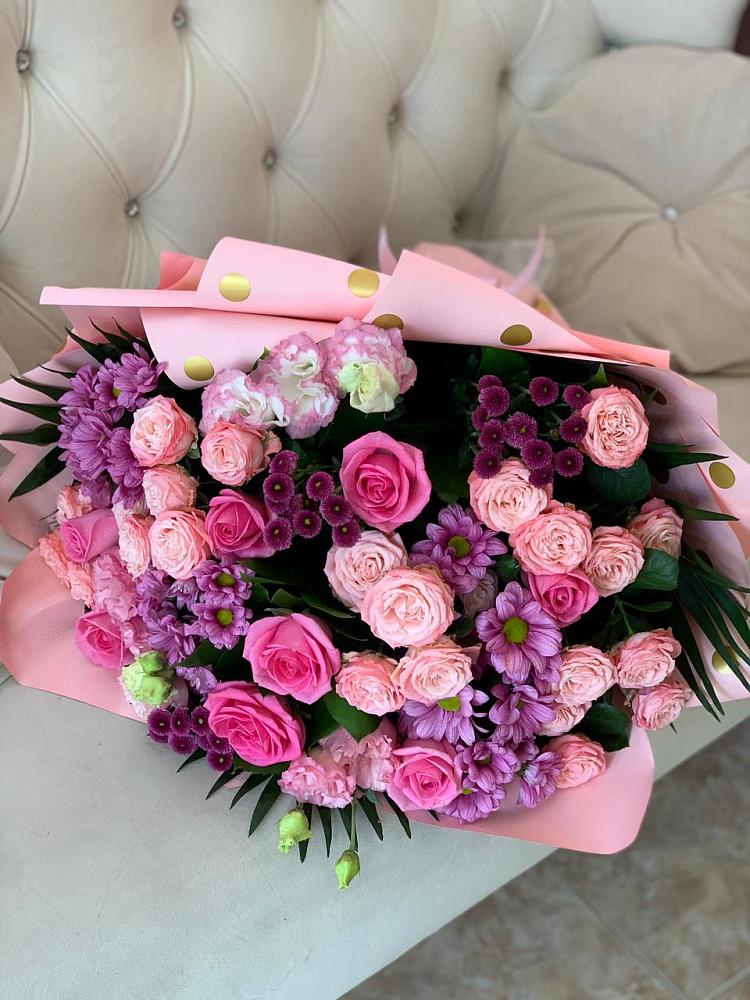 Букет цветов из: Хризантемы, Розы и Лизиантусы в Старогладовской