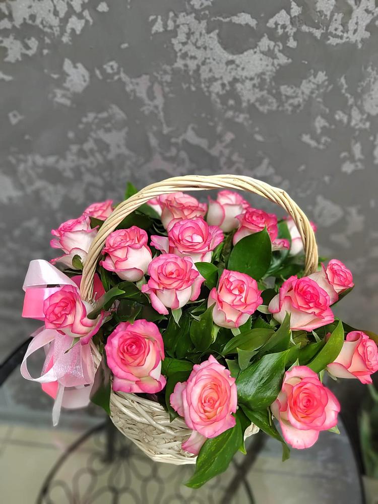 Цветочная композиция из Розы в корзине в Старогладовской