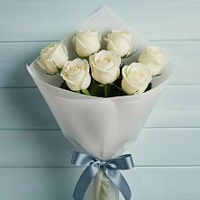 Букет 7 Белых роз Эдлесс Лав в Старогладовской