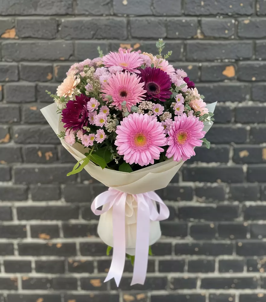 Букет цветов из: Герберы и Хризантемы в Старогладовской