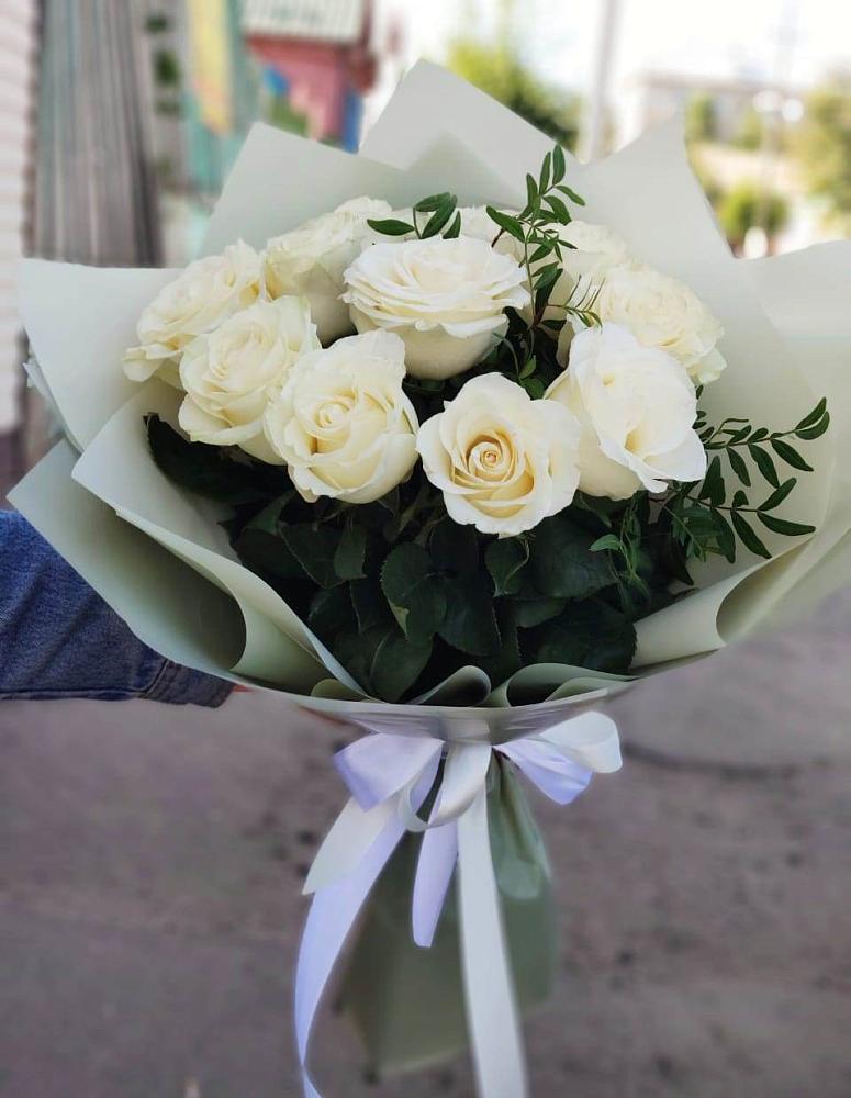 Букет Белые розы Проуд в Старогладовской