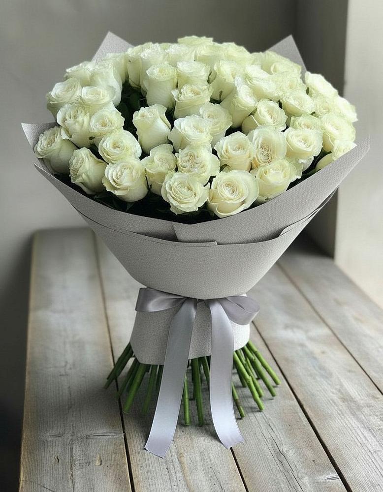 Букет 35 Белых роз в Старогладовской