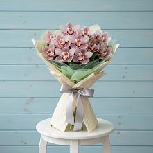 Букет цветов из:  Орхидеи и Розы в Старогладовской