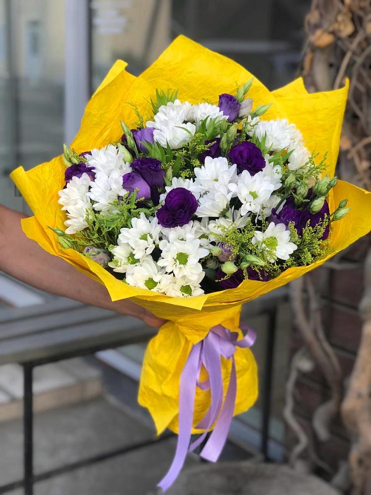Букет цветов из: Ирисы, Хризантемы и Ромашки в Старогладовской