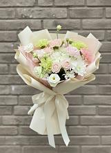 Букет цветов из:  Гвоздики, Розы, Лизиантусы и Хризантемы в Старогладовской