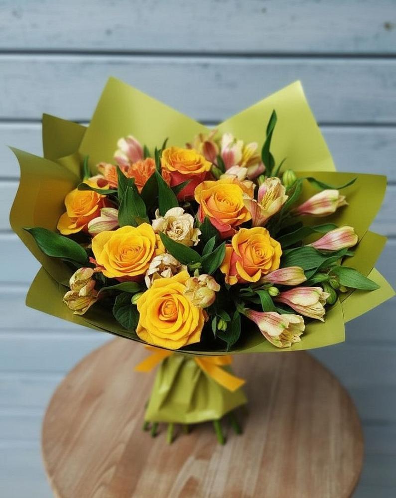 Букет цветов из: Альстромерии и Розы в Старогладовской
