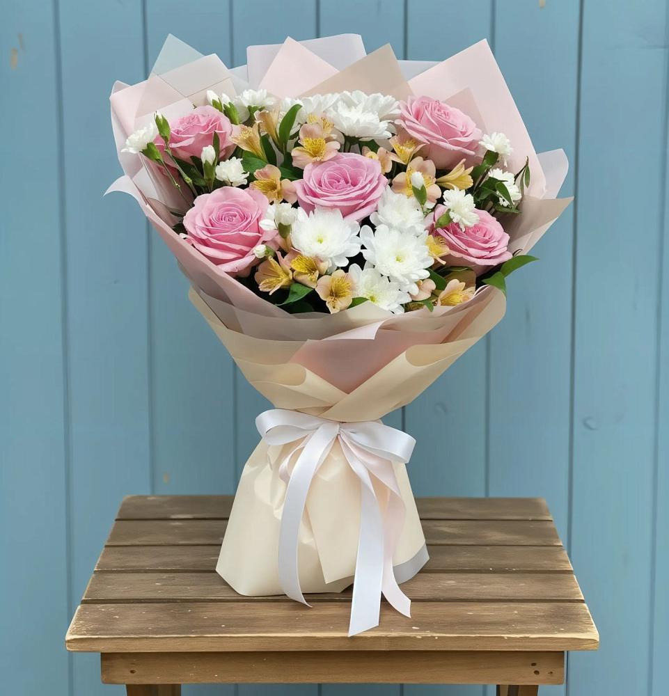 Букет цветов из: Гвоздики, Орхидеи и Розы в Старогладовской