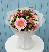 Букет цветов из:  Герберы, Альстромерии и Лизиантусы #REPLACE_PRED# Старогладовской