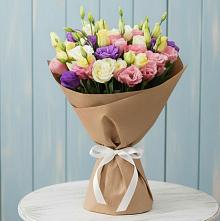 Букет цветов из:  Лизиантусы в Старогладовской
