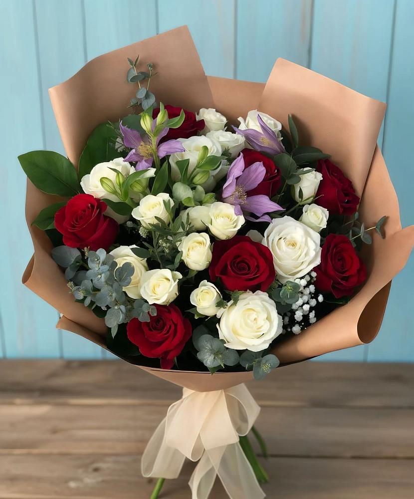 Букет цветов из: Розы и Альстромерии в Старогладовской