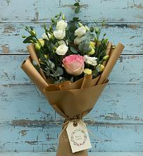 Букет цветов из:  Розы и Лизиантусы в Старогладовской