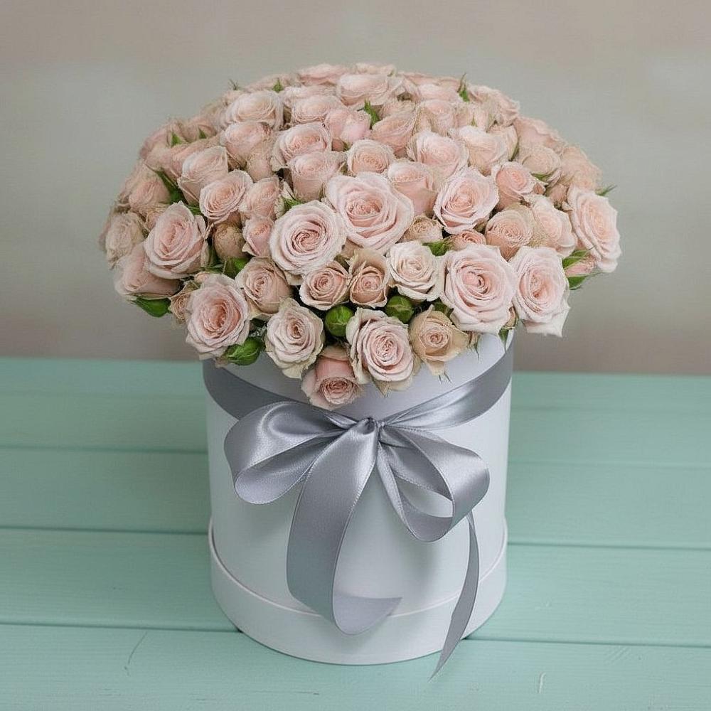 Цветочная композиция из Розы в шляпной коробке в Старогладовской