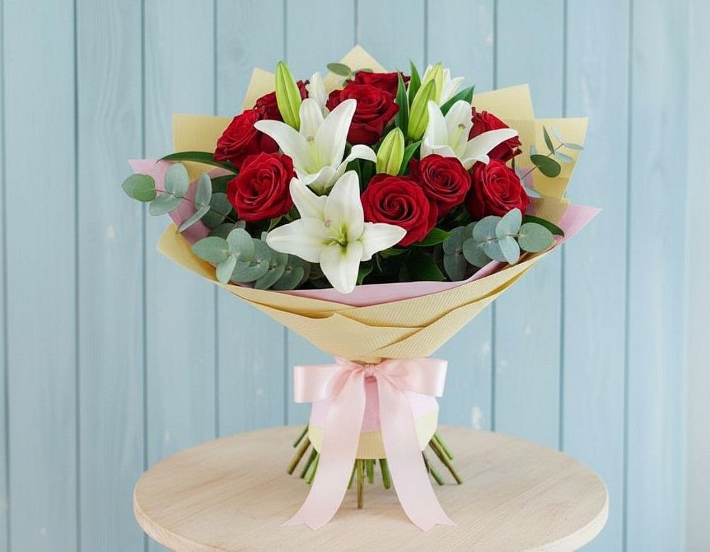 Букет цветов из: Лилии и Розы в Старогладовской